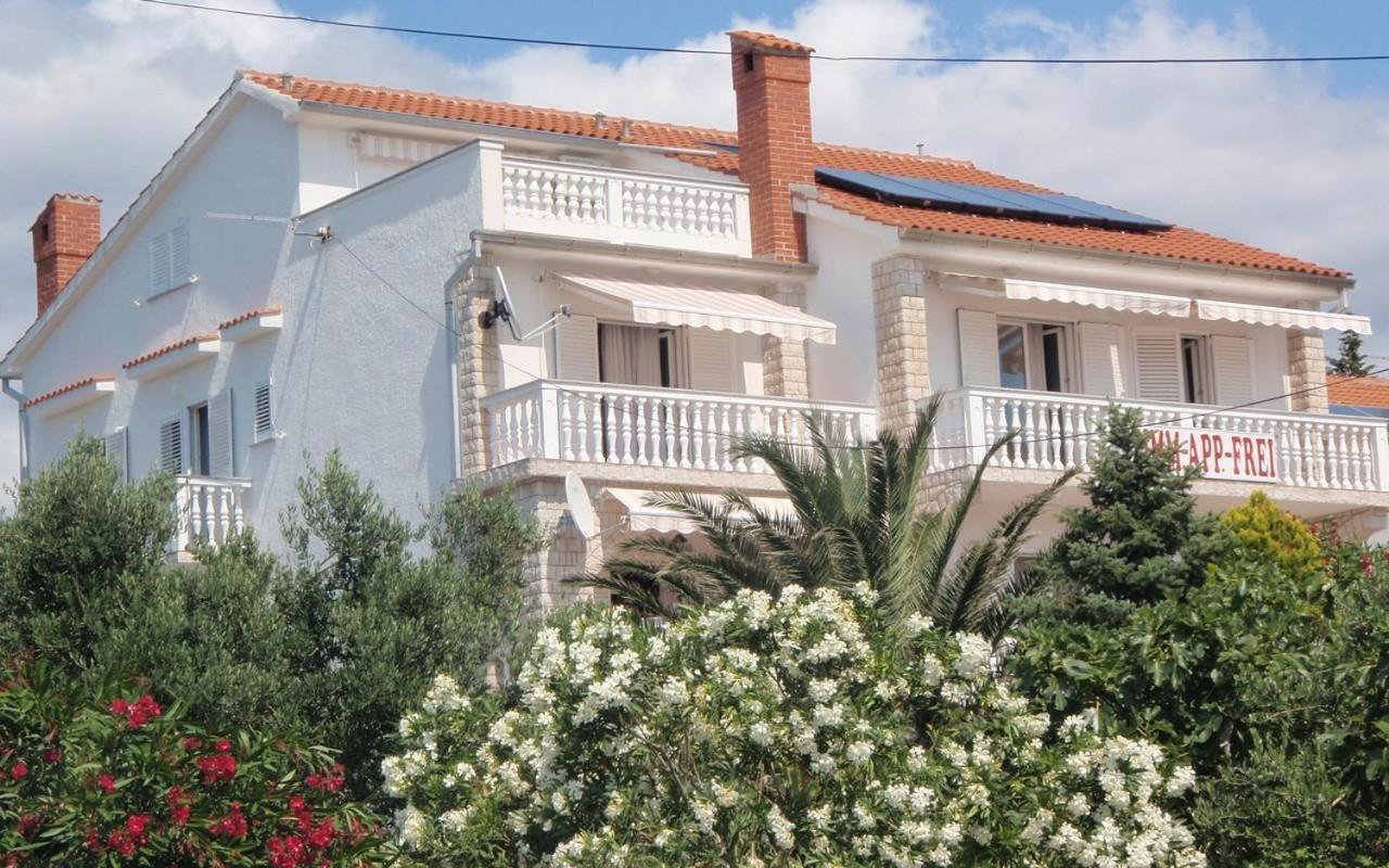 Apartments Vuksan Rab Town Exterior foto
